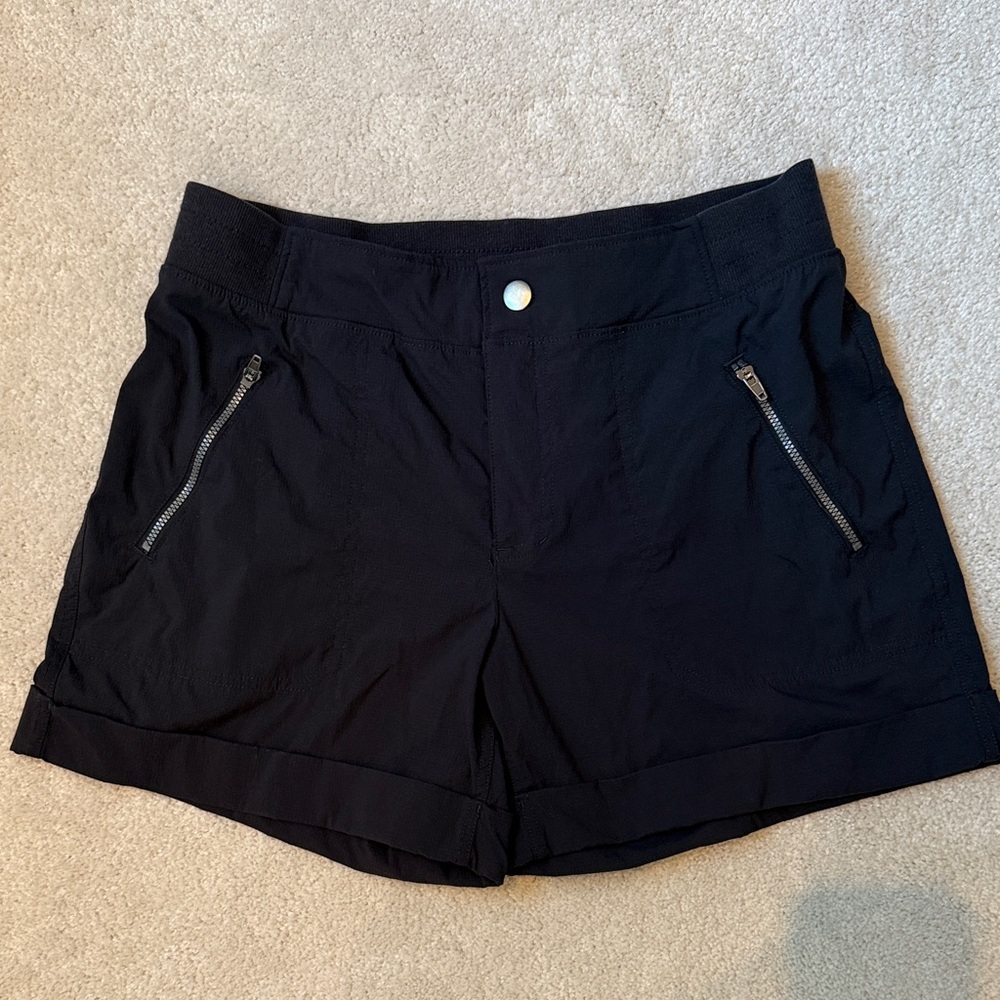 tē verde Women’s Graphite Shorts with Zip Pockets